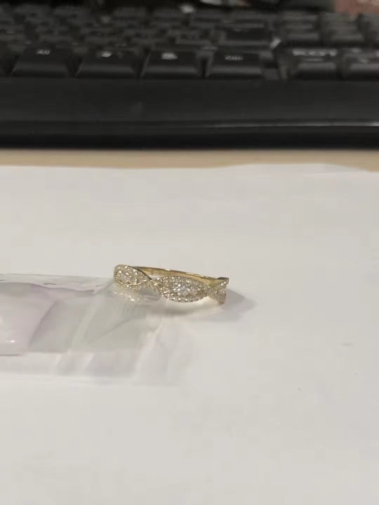 0.61 Carats - 10K Yellow Gold Curved Wedding Ring