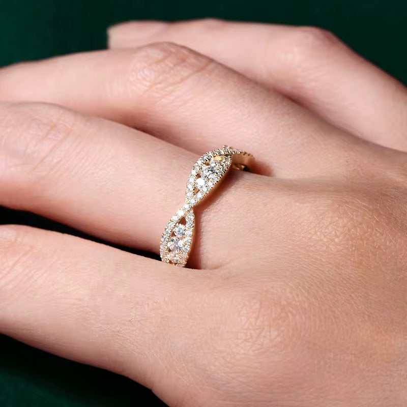 0.61 Carats - 10K Yellow Gold Curved Wedding Ring